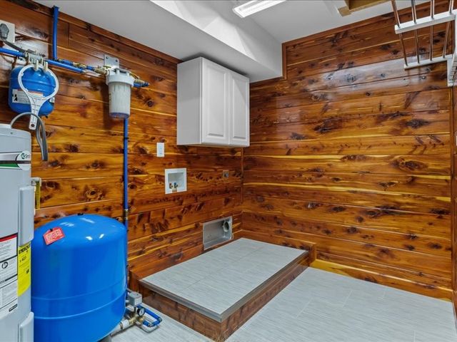 705 Hinson Springs Rd, Lobelville, TN 37097