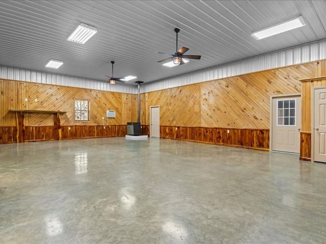 705 Hinson Springs Rd, Lobelville, TN 37097