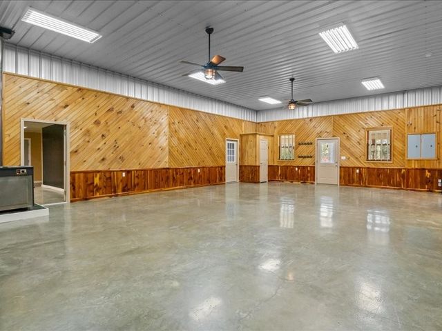 705 Hinson Springs Rd, Lobelville, TN 37097