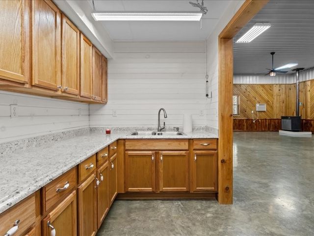 705 Hinson Springs Rd, Lobelville, TN 37097