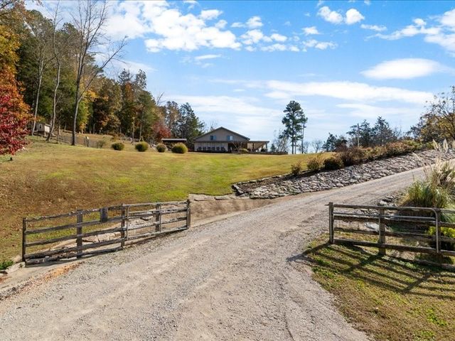 705 Hinson Springs Rd, Lobelville, TN 37097