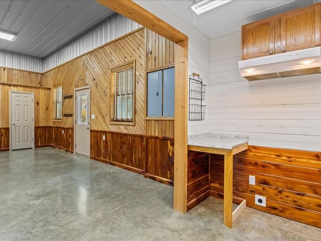 705 Hinson Springs Rd, Lobelville, TN 37097