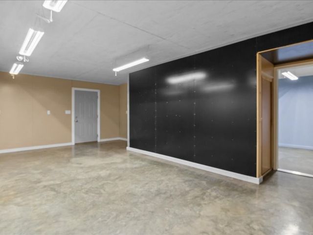 705 Hinson Springs Rd, Lobelville, TN 37097