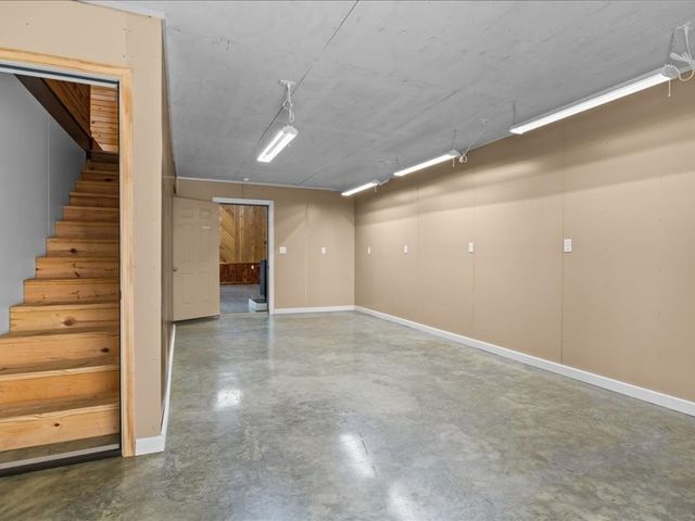 705 Hinson Springs Rd, Lobelville, TN 37097