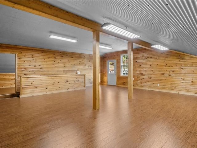 705 Hinson Springs Rd, Lobelville, TN 37097