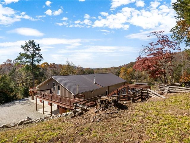 705 Hinson Springs Rd, Lobelville, TN 37097