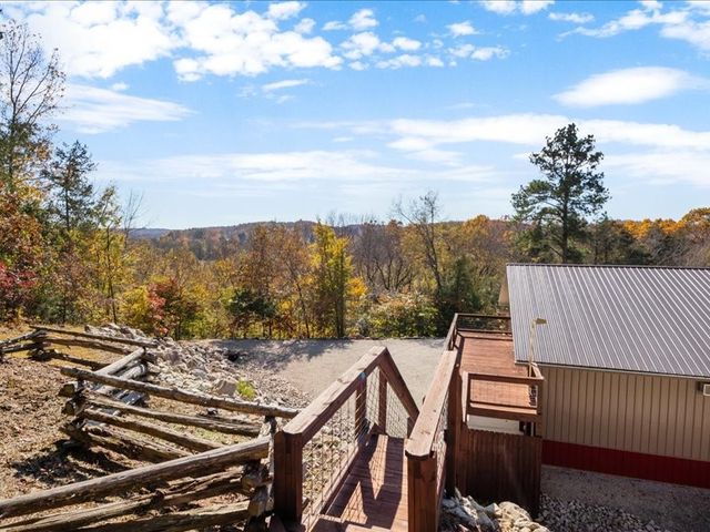 705 Hinson Springs Rd, Lobelville, TN 37097