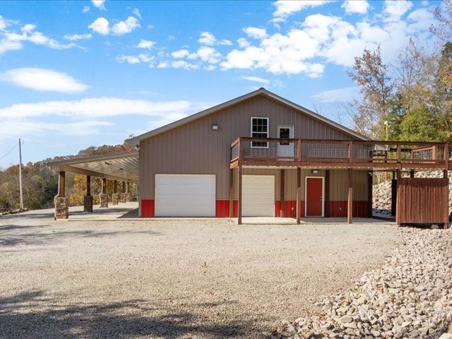 705 Hinson Springs Rd, Lobelville, TN 37097