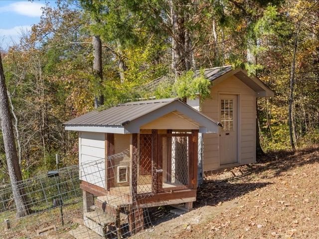 705 Hinson Springs Rd, Lobelville, TN 37097