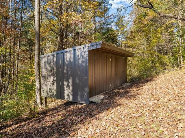 705 Hinson Springs Rd, Lobelville, TN 37097