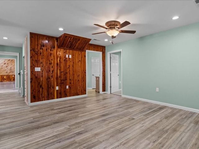 705 Hinson Springs Rd, Lobelville, TN 37097