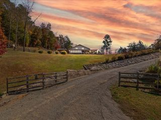 705 Hinson Springs Rd, Lobelville, TN 37097