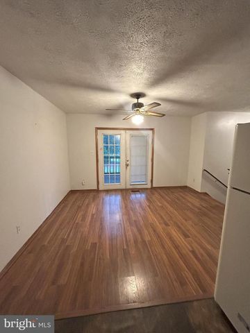 712 WHITE SANDS DR, Lusby, MD 20657