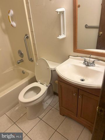 712 WHITE SANDS DR, Lusby, MD 20657