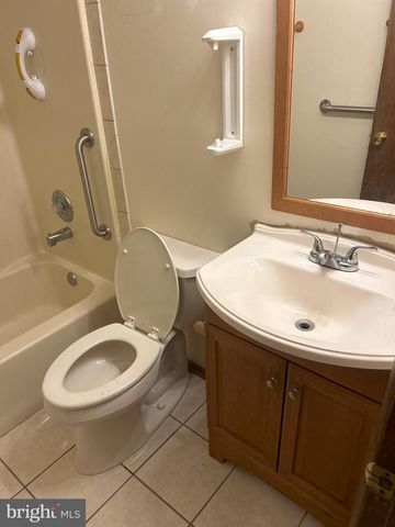 712 WHITE SANDS DR, Lusby, MD 20657