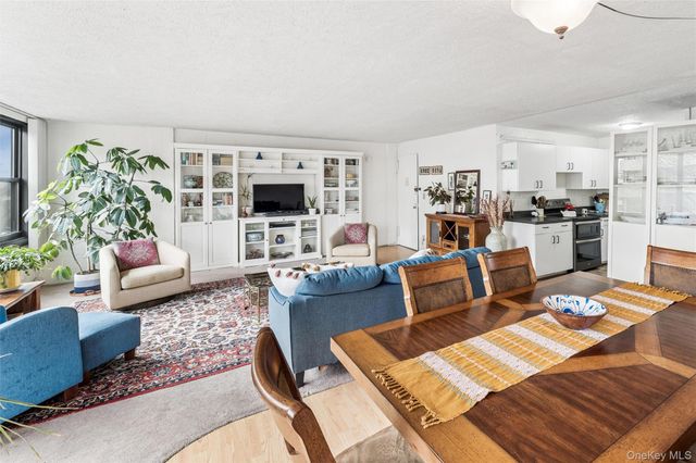 162-30 Powells Cove Boulevard 6A, Beechhurst, NY 11357