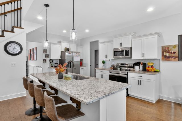 1401 Apple Blossom Rd, Clarksville, TN 37042