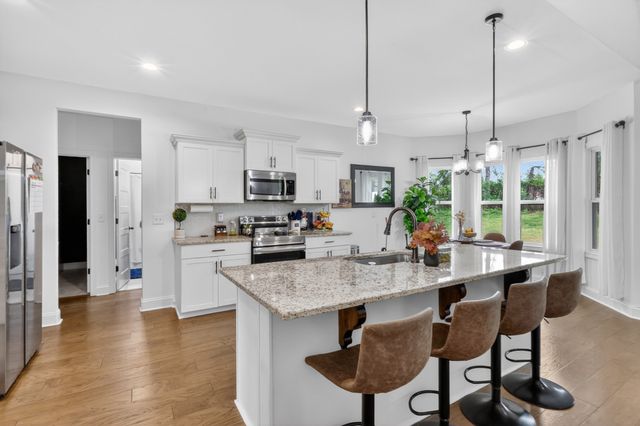 1401 Apple Blossom Rd, Clarksville, TN 37042