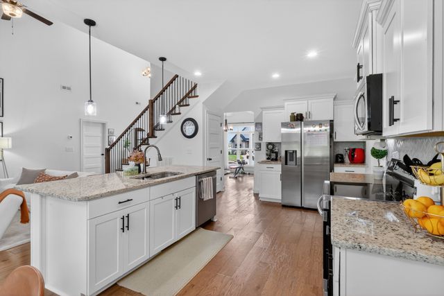 1401 Apple Blossom Rd, Clarksville, TN 37042