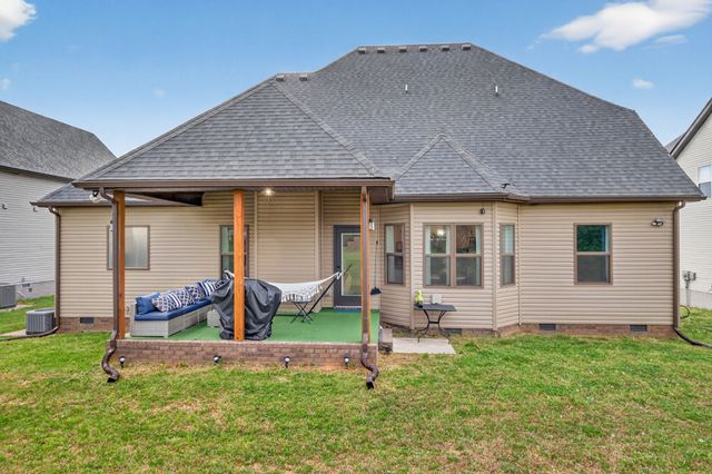 1401 Apple Blossom Rd, Clarksville, TN 37042