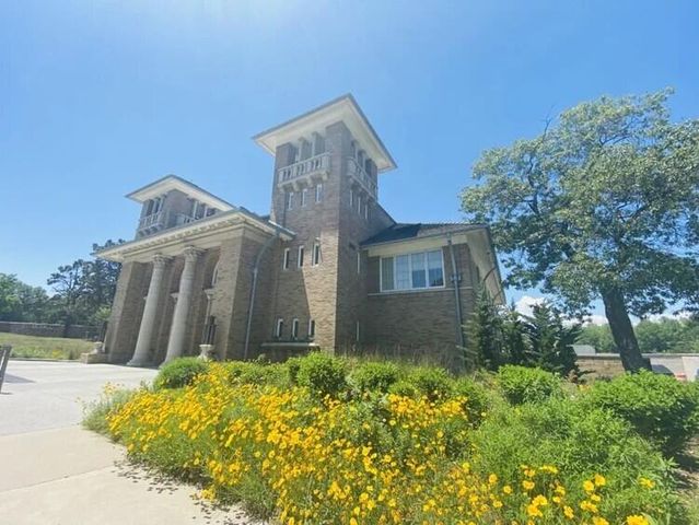 7325 Locust Avenue, Gary, IN 46403