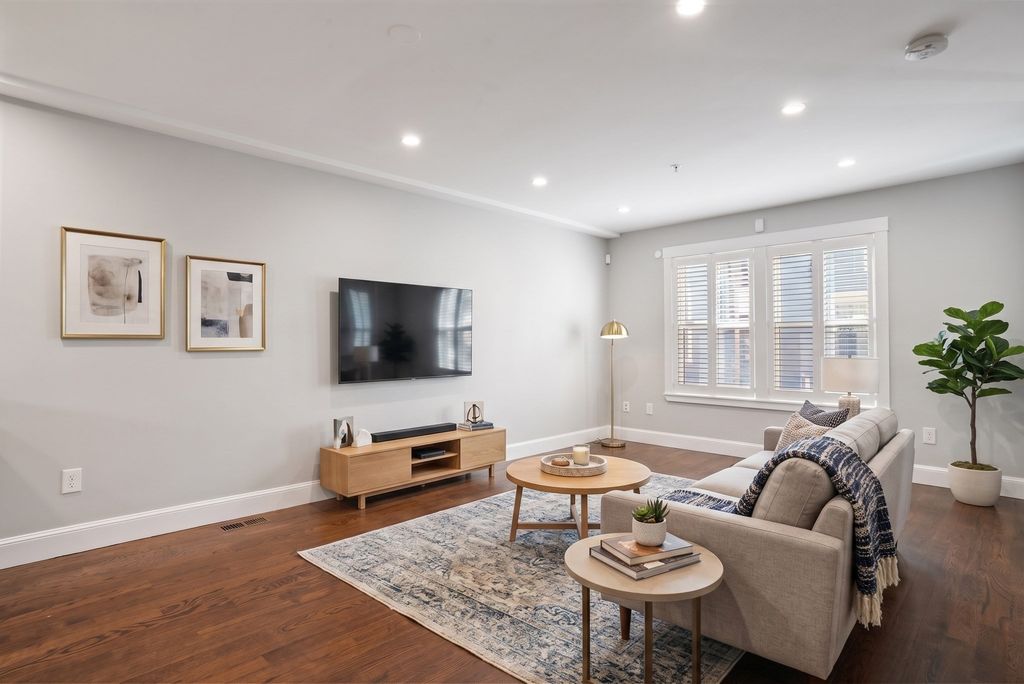 1-7 Atwood Sq 5, Boston, MA 02130