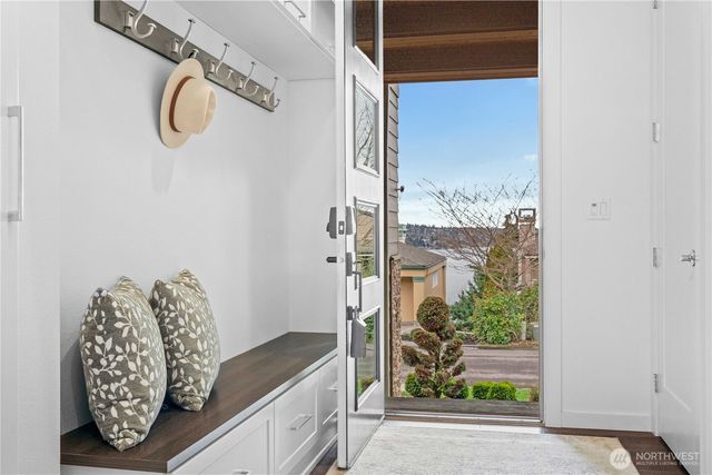 2414 Garden Court N, Renton, WA 98056