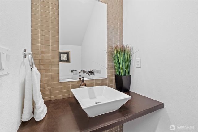 2414 Garden Court N, Renton, WA 98056