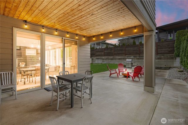 2414 Garden Court N, Renton, WA 98056