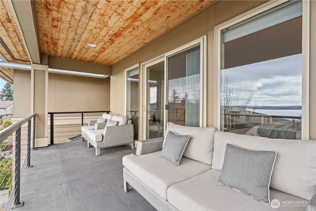 2414 Garden Court N, Renton, WA 98056