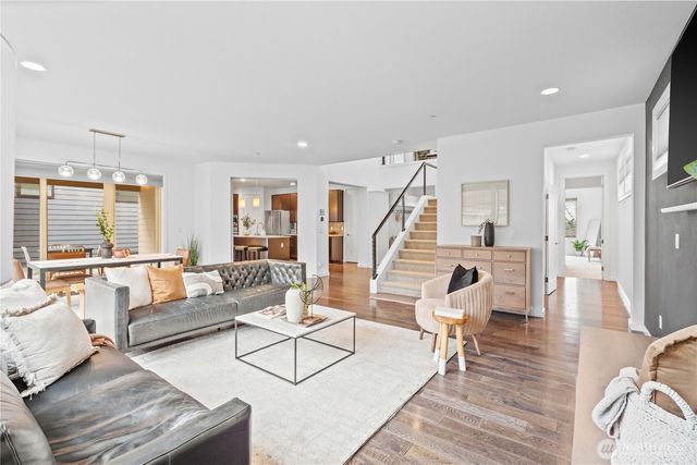 2414 Garden Court N, Renton, WA 98056