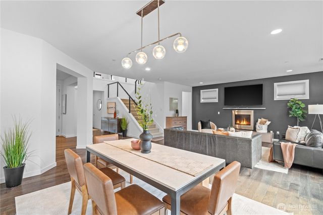 2414 Garden Court N, Renton, WA 98056