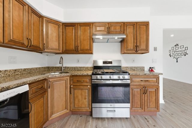 72 Boxgrove Place, Franklin Twp., NJ 08873