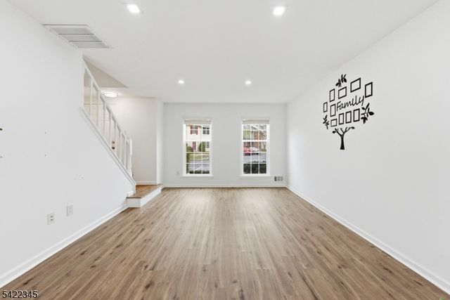 72 Boxgrove Place, Franklin Twp., NJ 08873