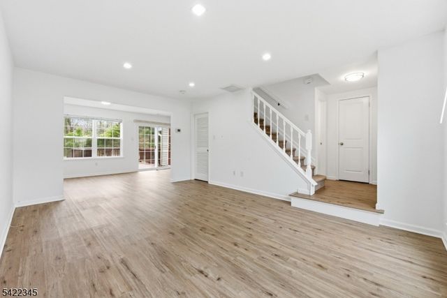 72 Boxgrove Place, Franklin Twp., NJ 08873
