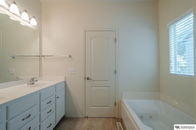 13707 S 14th Street, Bellevue, NE 68123
