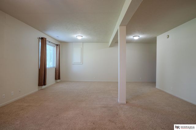 13707 S 14th Street, Bellevue, NE 68123