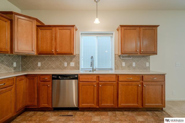 13707 S 14th Street, Bellevue, NE 68123