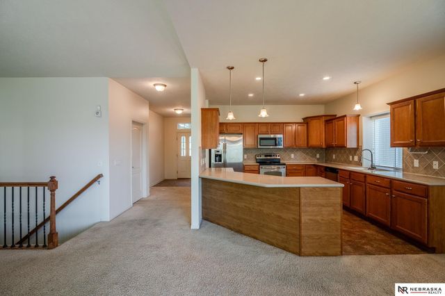13707 S 14th Street, Bellevue, NE 68123