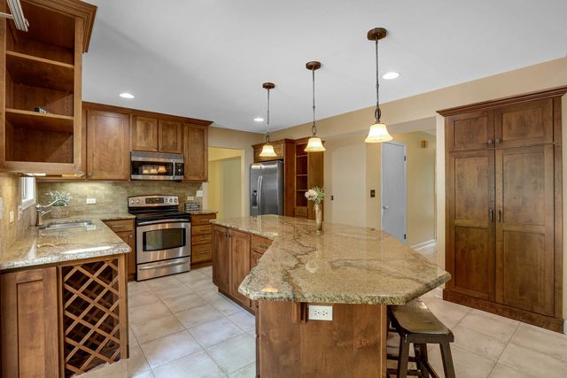 1117 Wishing Well Lane, Naperville, IL 60564
