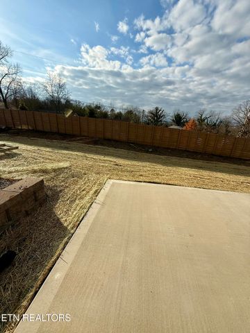 1729 Bennett Village Drive, Maryville, TN 37804