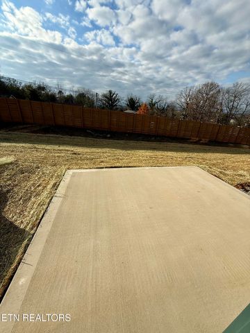 1729 Bennett Village Drive, Maryville, TN 37804