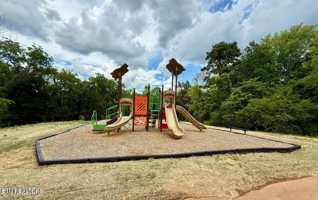 1729 Bennett Village Drive, Maryville, TN 37804