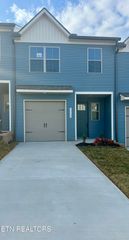 1729 Bennett Village Drive, Maryville, TN 37804