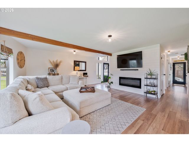 1239 ROSE VALLEY Rd, Kelso, WA 98626