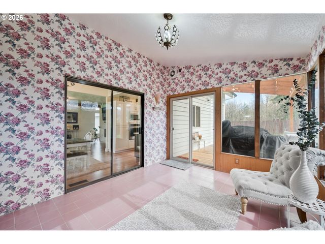 1239 ROSE VALLEY Rd, Kelso, WA 98626