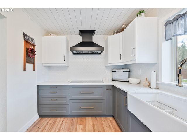 1239 ROSE VALLEY Rd, Kelso, WA 98626