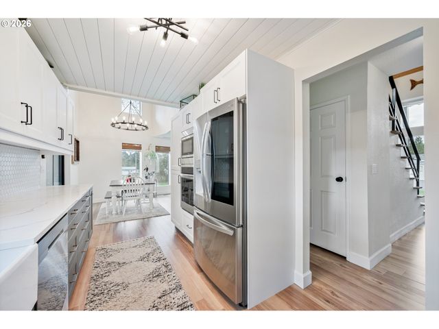 1239 ROSE VALLEY Rd, Kelso, WA 98626