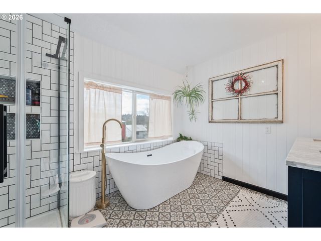 1239 ROSE VALLEY Rd, Kelso, WA 98626