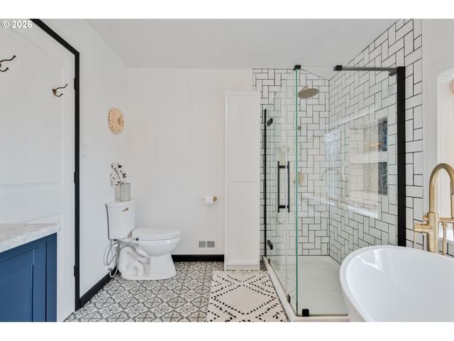 1239 ROSE VALLEY Rd, Kelso, WA 98626